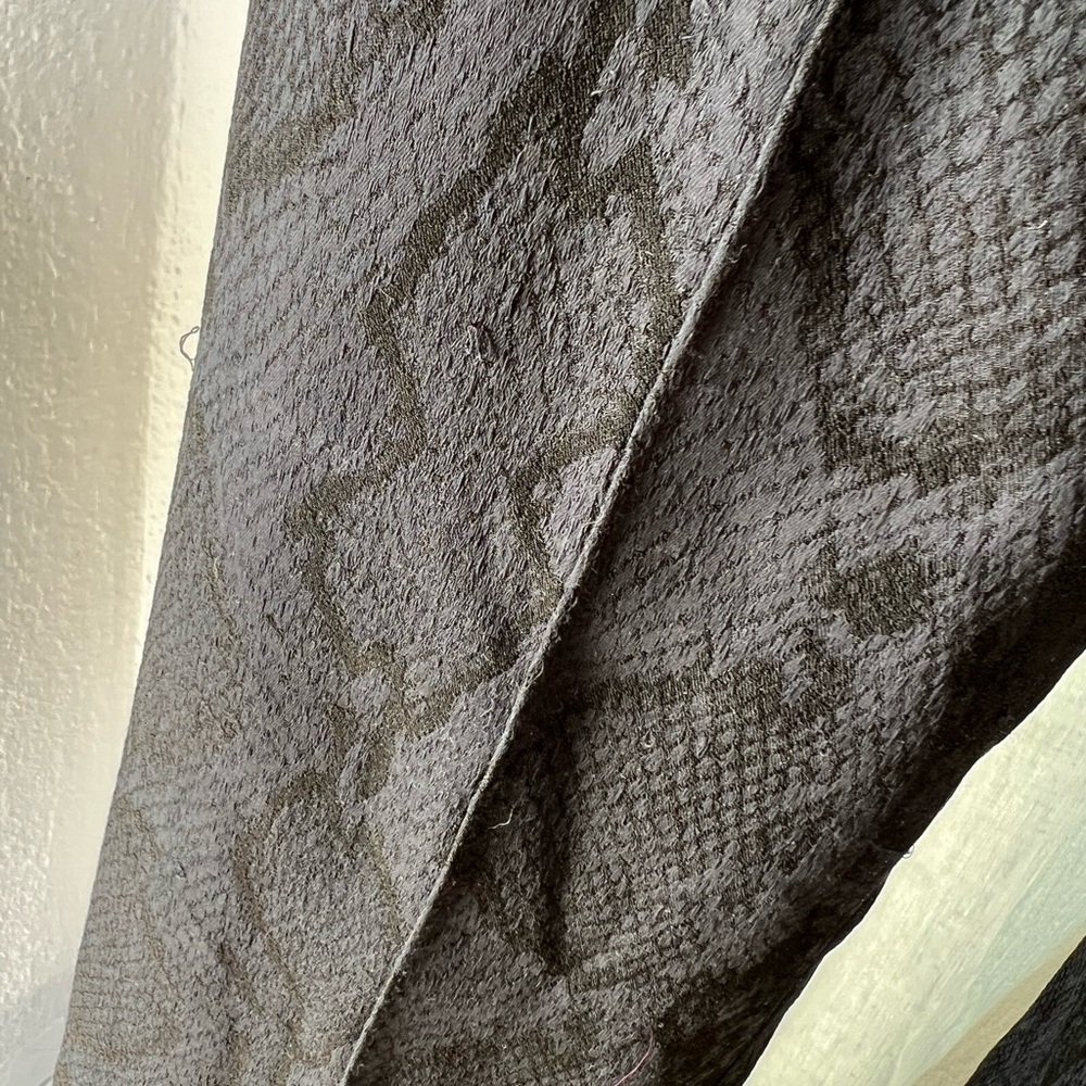 CHRISTIAN SIRIANO black slacks, snakeskin pattern size 8